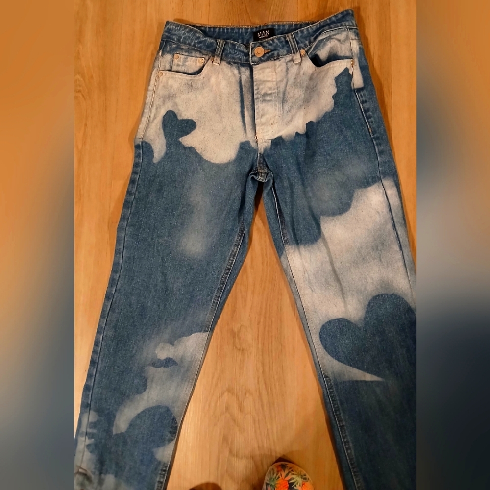 Boohoo Mens Blue & White Heart Pattern Jeans Silver Snaps On The Legs Size 30R